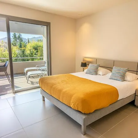 Costa Nera House Ferienhaus *